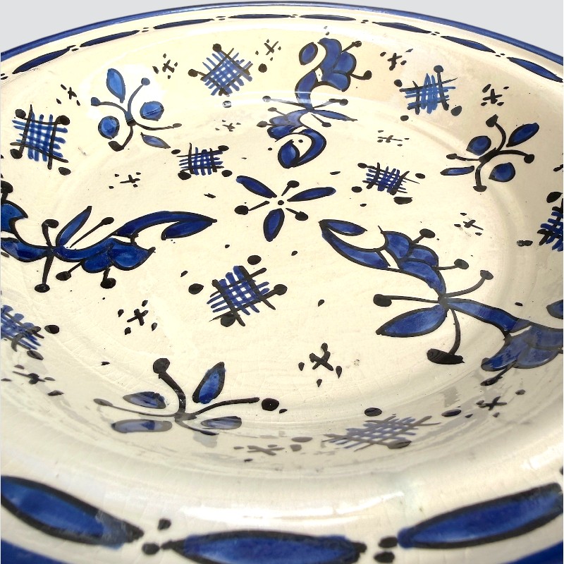Beautiful couscous dish in ceramic measuring 28 centimeters. Blue, and handmade in Morocco.