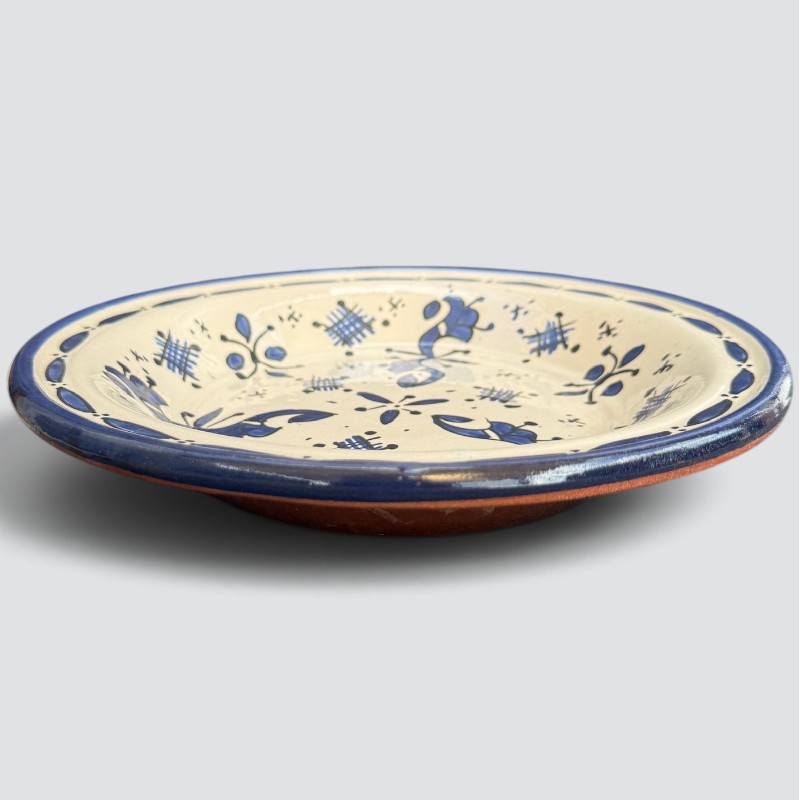 Beautiful couscous dish in ceramic measuring 28 centimeters. Blue, and handmade in Morocco.