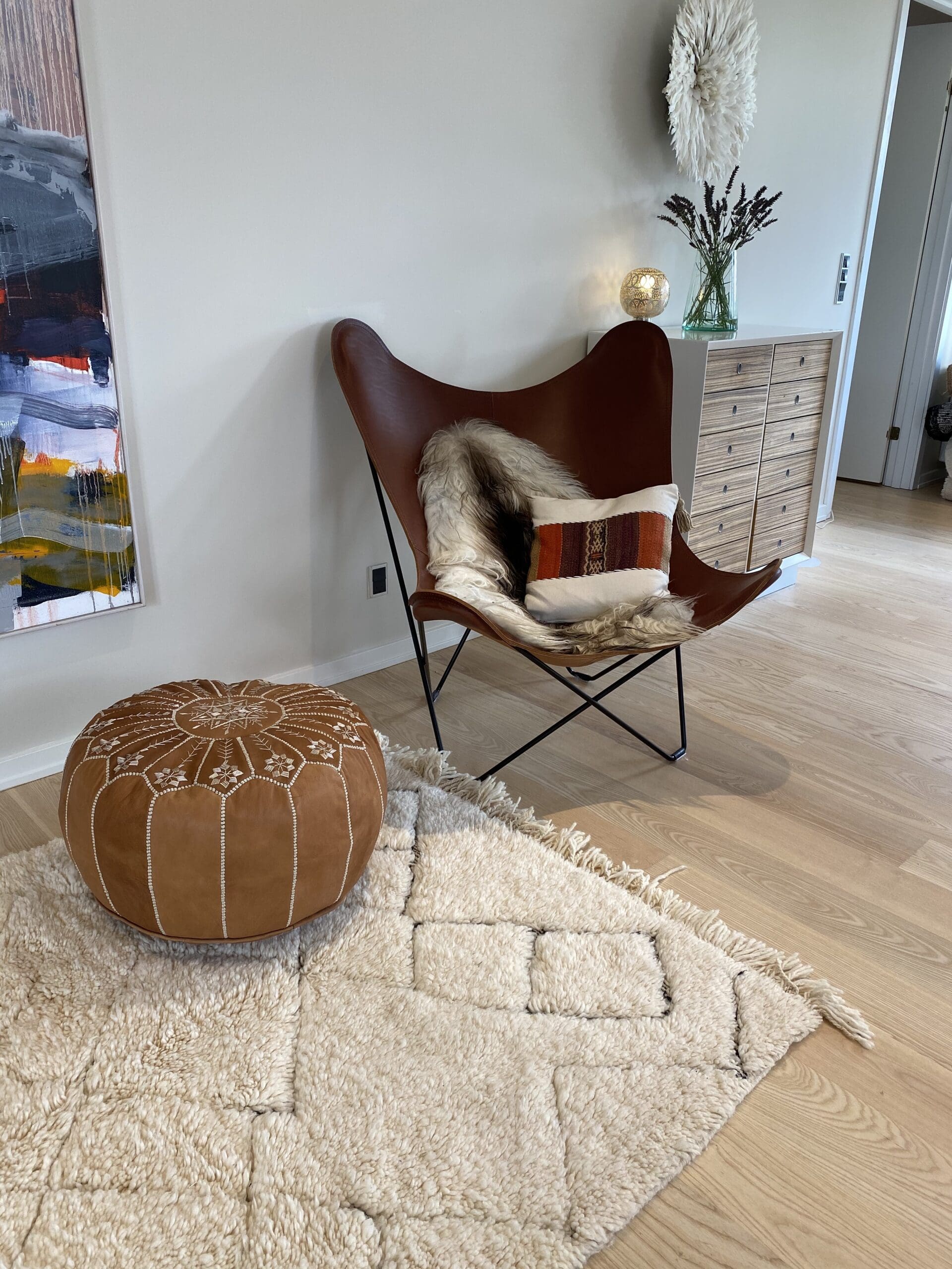 Moroccan leather pouf in the interior
