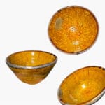 16 cm shell in ocher color with brass details